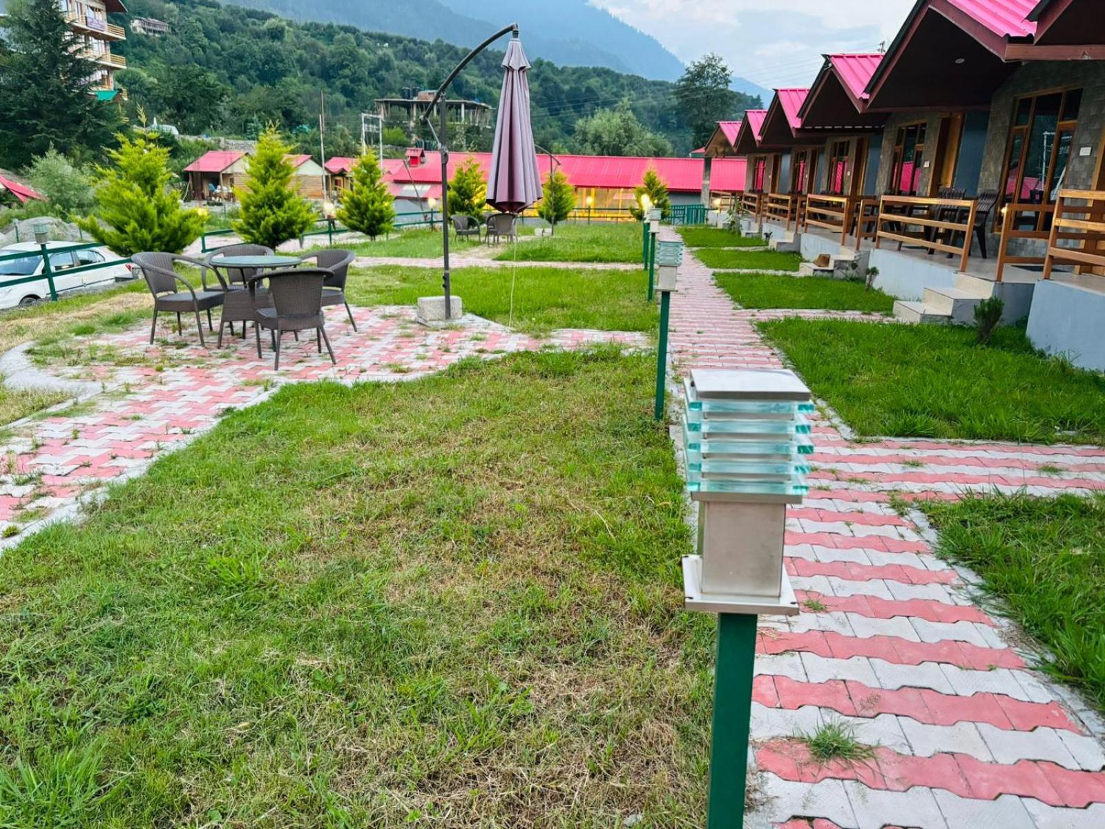 Shivalaya Retreat - A River Side Hotel 3*