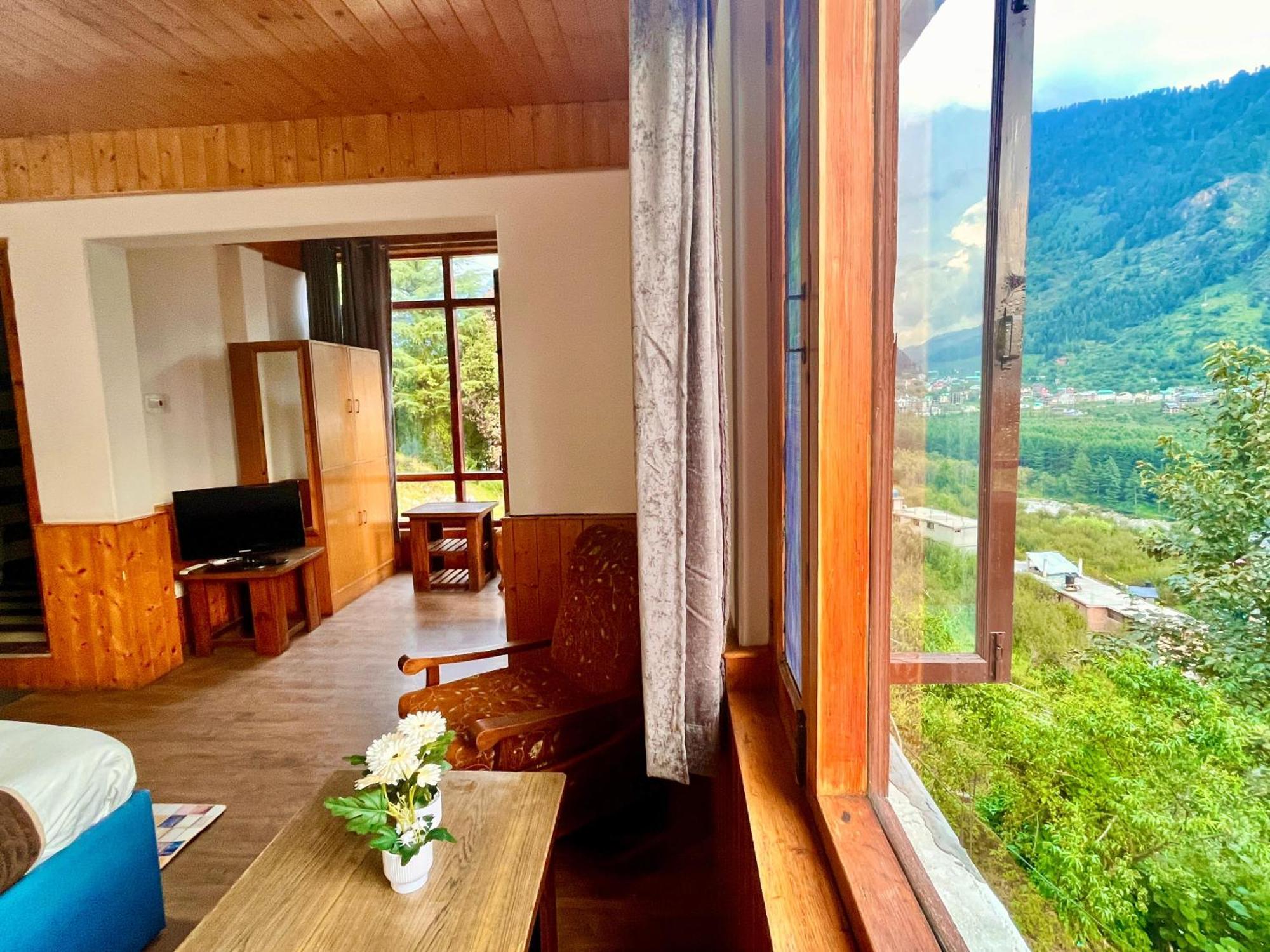 Himalayan Nomad Cottage, 4* Manali (Himachal Pradesh)