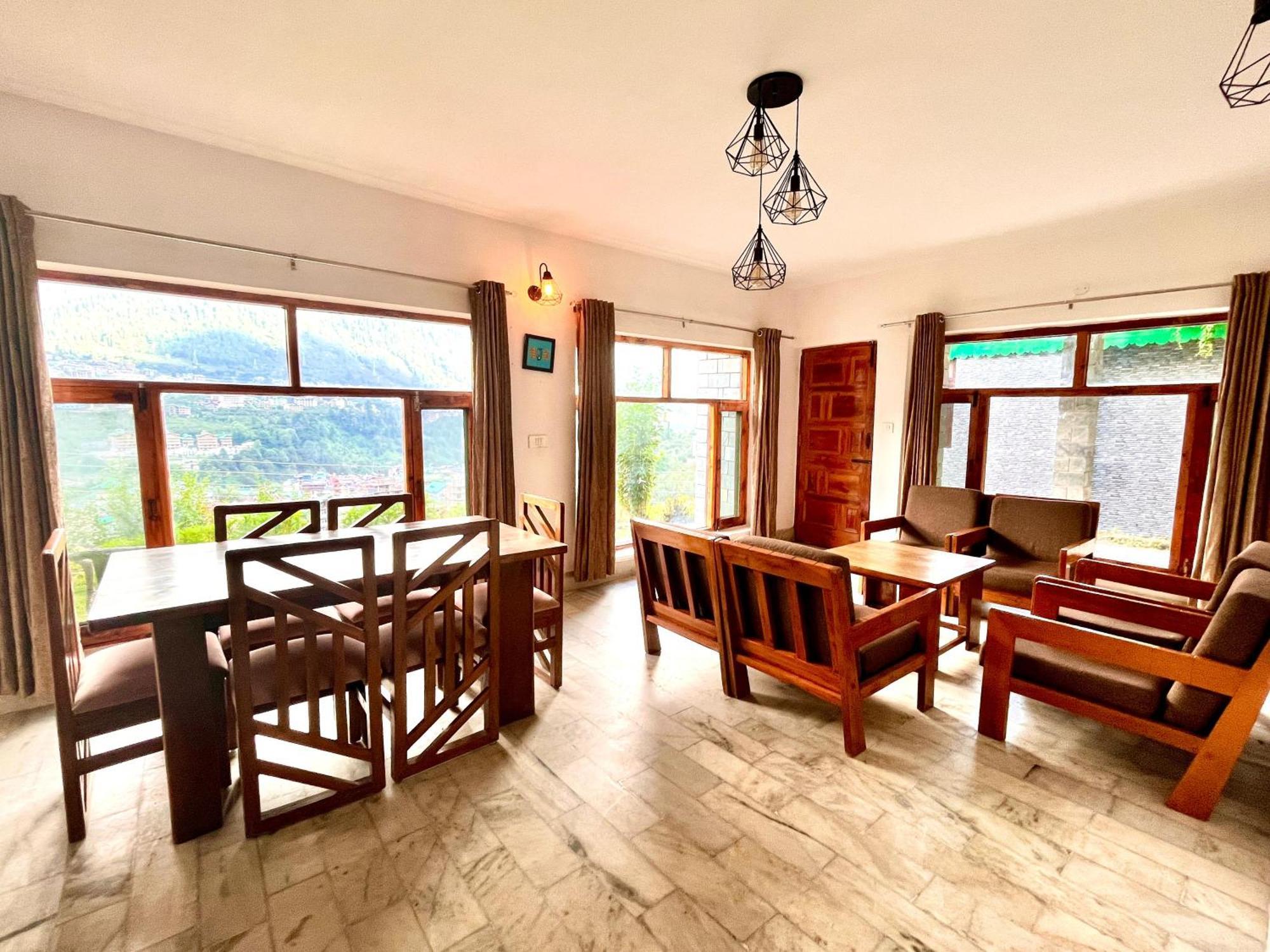 Himalayan Nomad Cottage, 4* Manali (Himachal Pradesh)