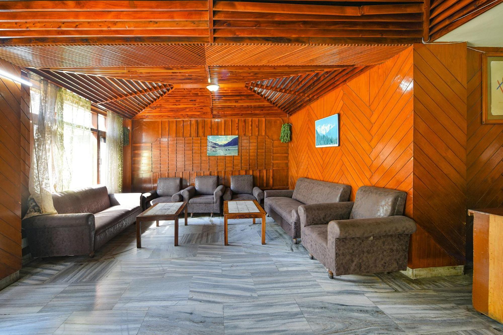 Fabhotel Zarim