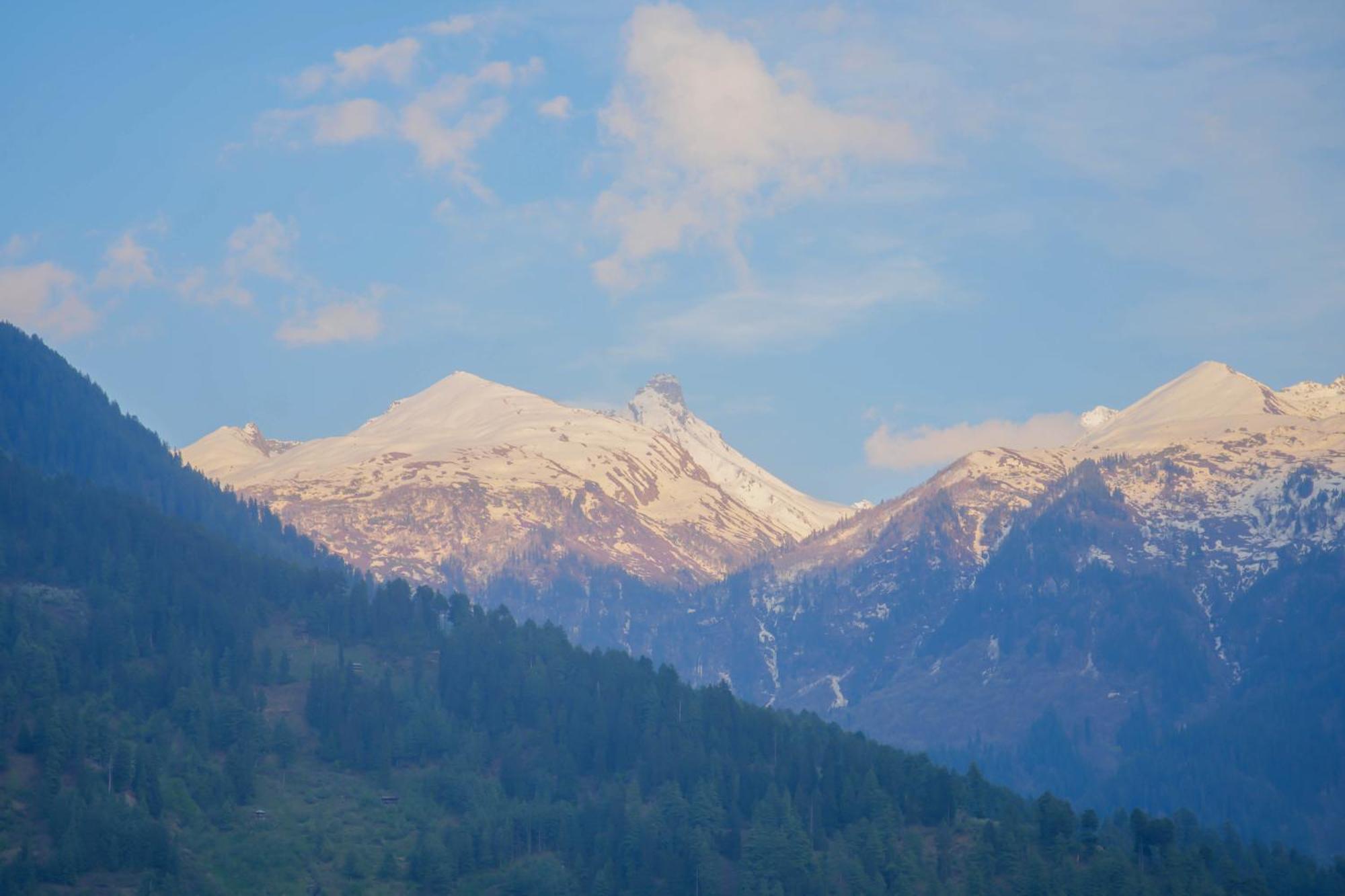 4bhkitchen I Mountainview I Pet Friendly I Garden Manali (Himachal Pradesh)