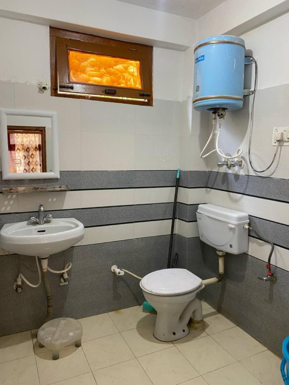 Hostel Madana *