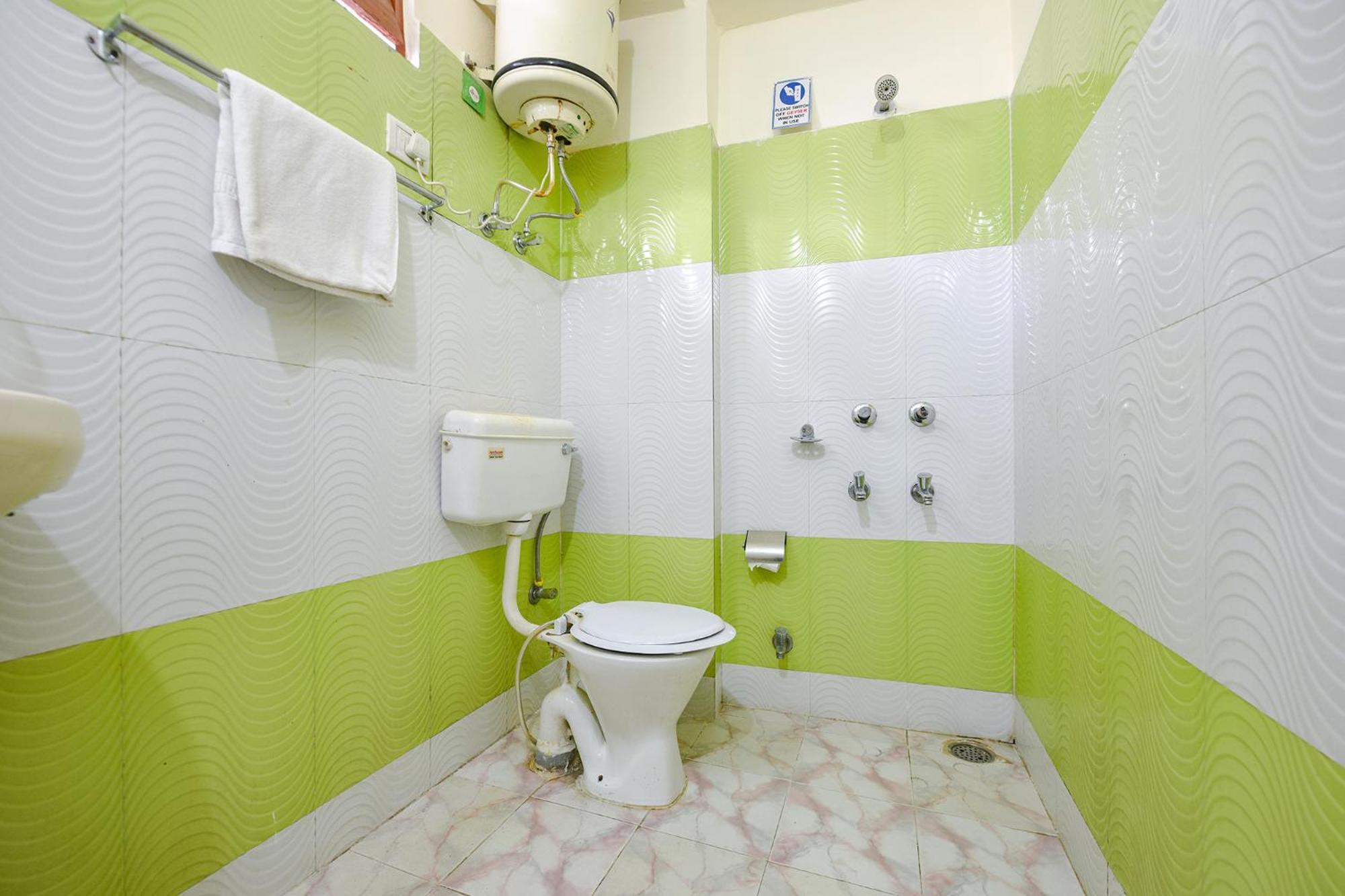 Hotel Fabhotel Hadimba Heights Manali (Himachal Pradesh)