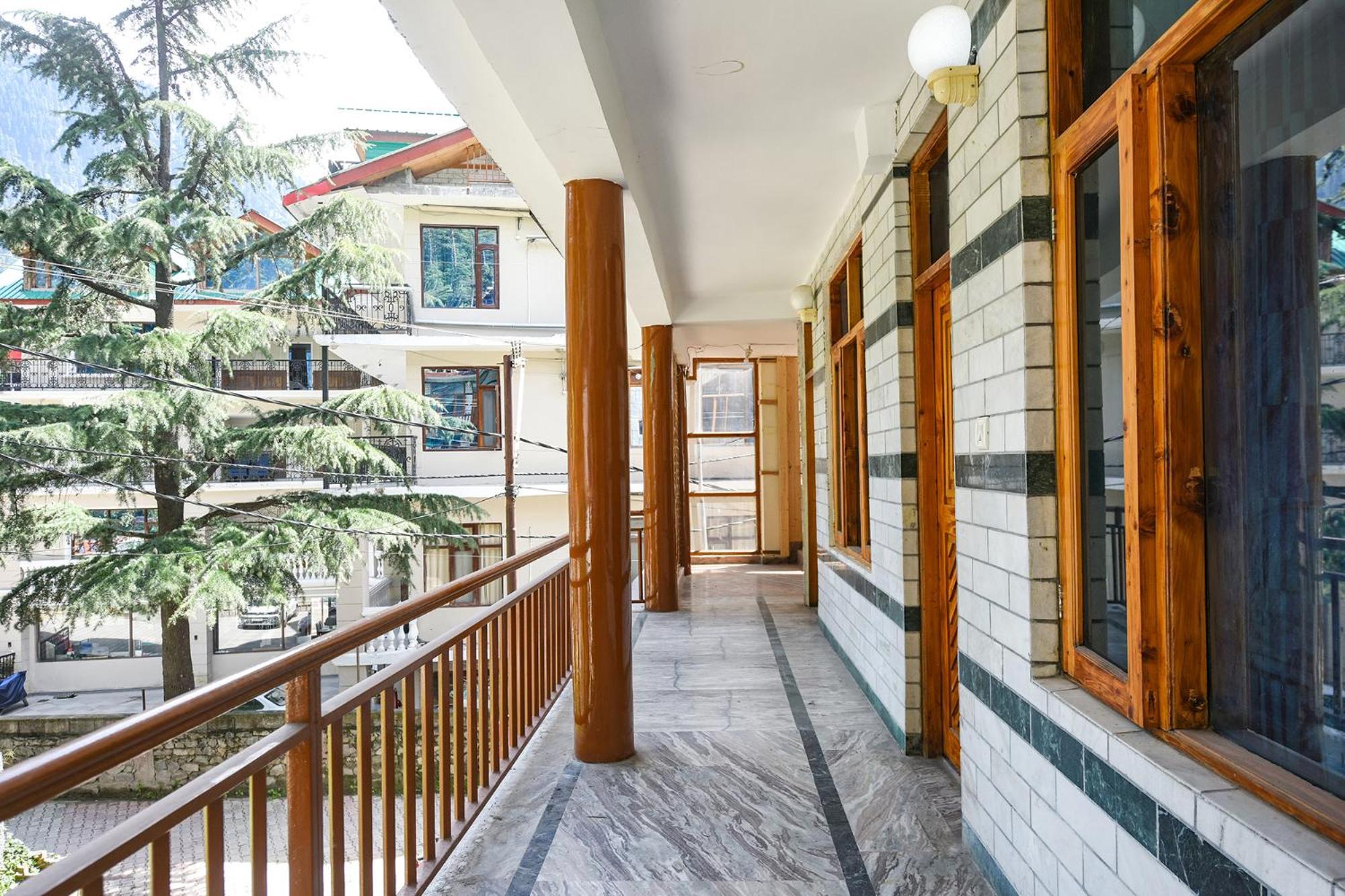 Hotel Fabhotel Hadimba Heights