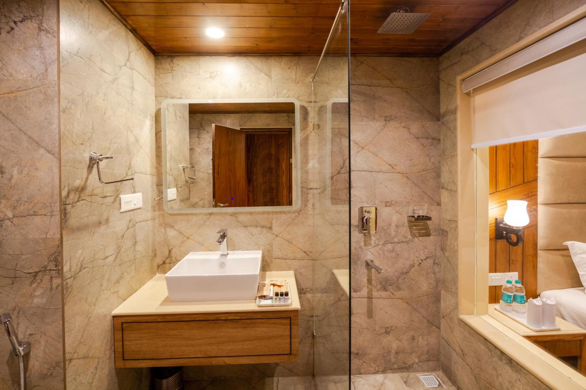 Svh Hotel 4*