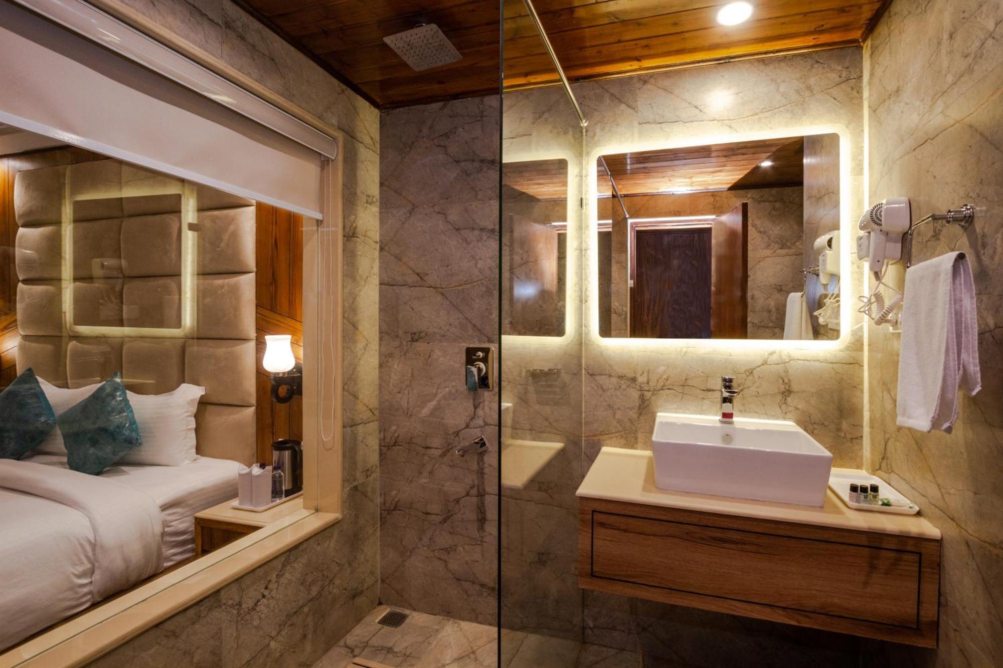 Svh Hotel 4*