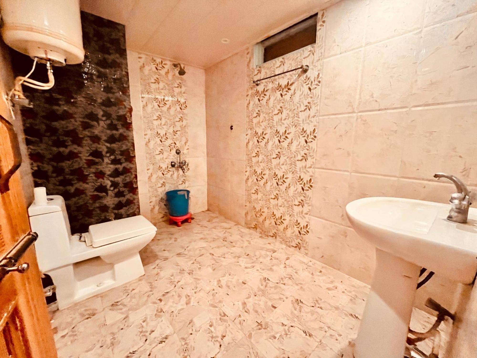 Hadimba Palace - ! The Heart Of Since 1999 ! Big Parking ! Near Mall Road ! Mountain View ! Property Of The Decade ! M 62305-50100 4*