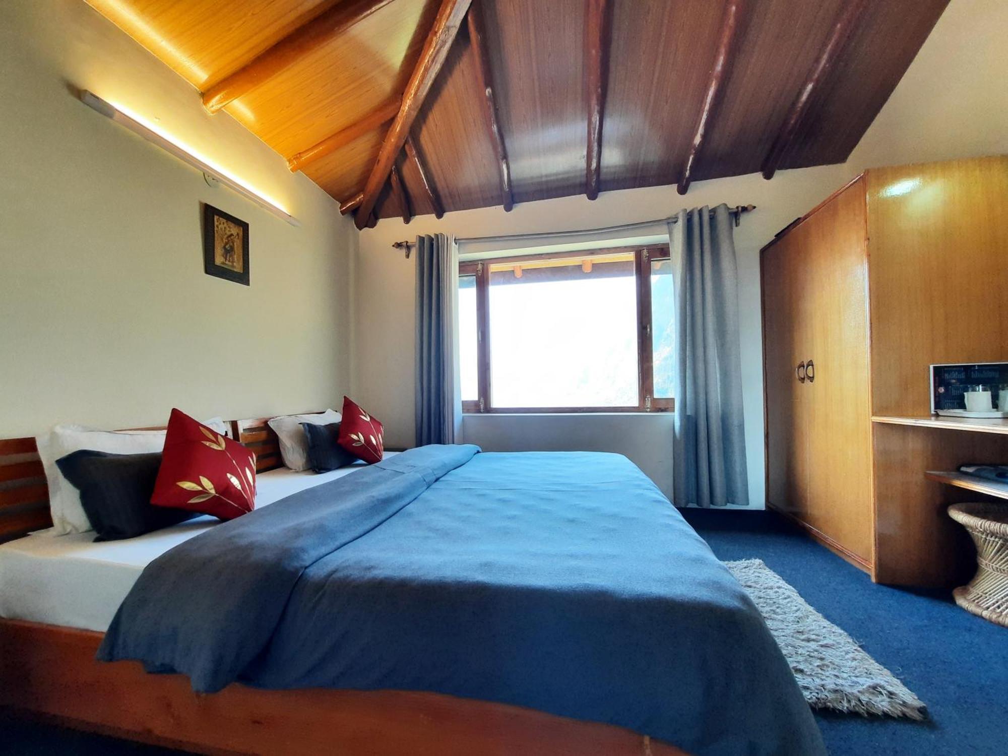 The Hideout - Hiraeth Hostel Manali (Himachal Pradesh)
