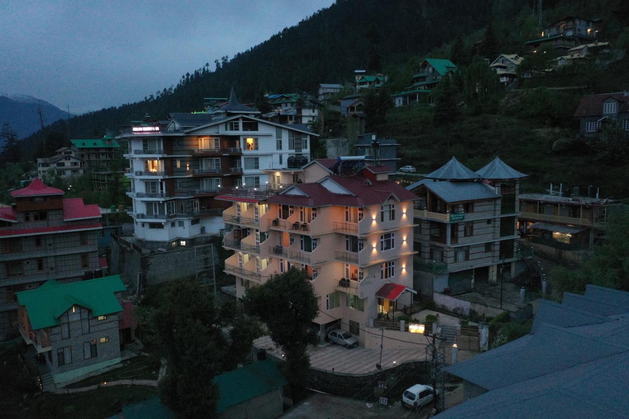 Hotel !!! The Nirvana Hills By Manu !!! A Luxury With Mountain View!!!couple Friendly!!! Balcony Rooms!!!open Terrace With 360 View!!! 4*
