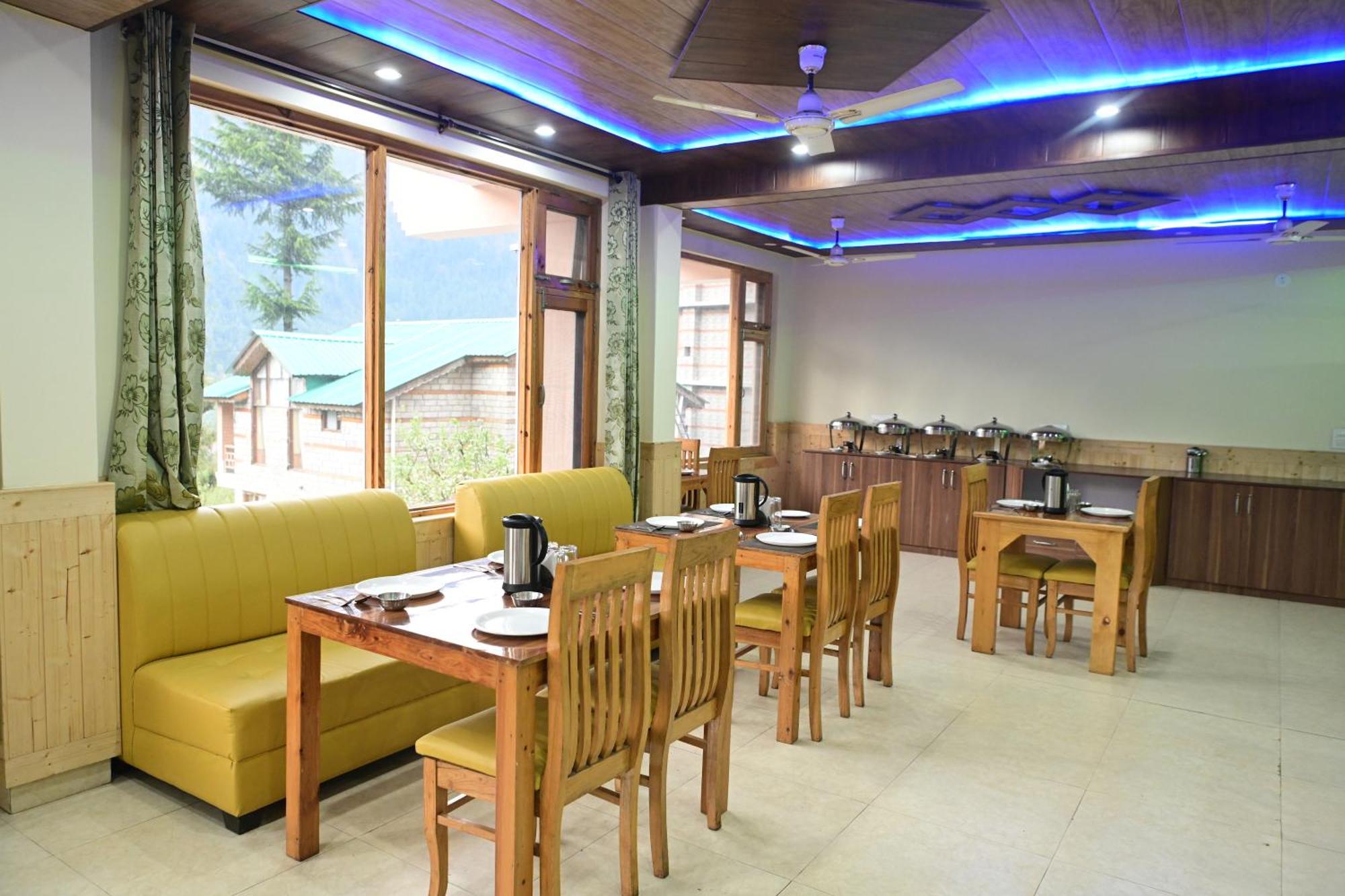 !!! The Nirvana Hills By Manu !!! A Luxury With Mountain View!!!couple Friendly!!! Balcony Rooms!!!open Terrace With 360 View!!! Manali (Himachal Pradesh)