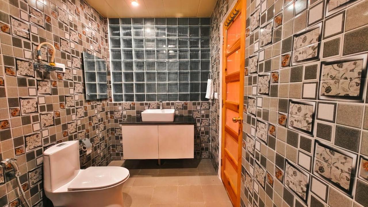 Vista Resort, - ! Near Mall Road !! Hot & Cold Ac !! Selling !! Big Parking !! Luxury Collection !! Open Terrace !! Lift !! Playing Zone !! Of The Year ! 4* Manali (Himachal Pradesh)
