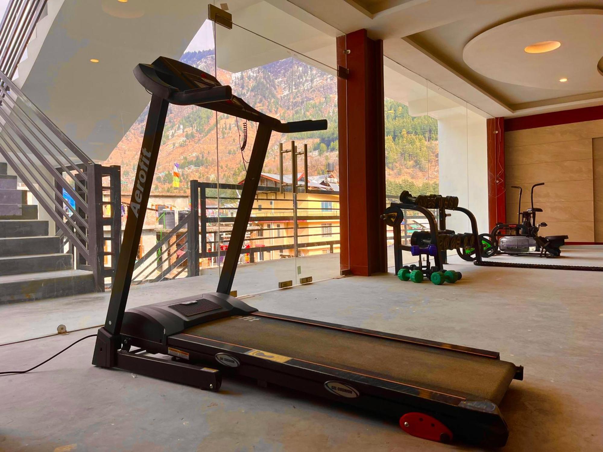 Vista Resort, - ! Near Mall Road !! Hot & Cold Ac !! Selling !! Big Parking !! Luxury Collection !! Open Terrace !! Lift !! Playing Zone !! Of The Year ! Hotel