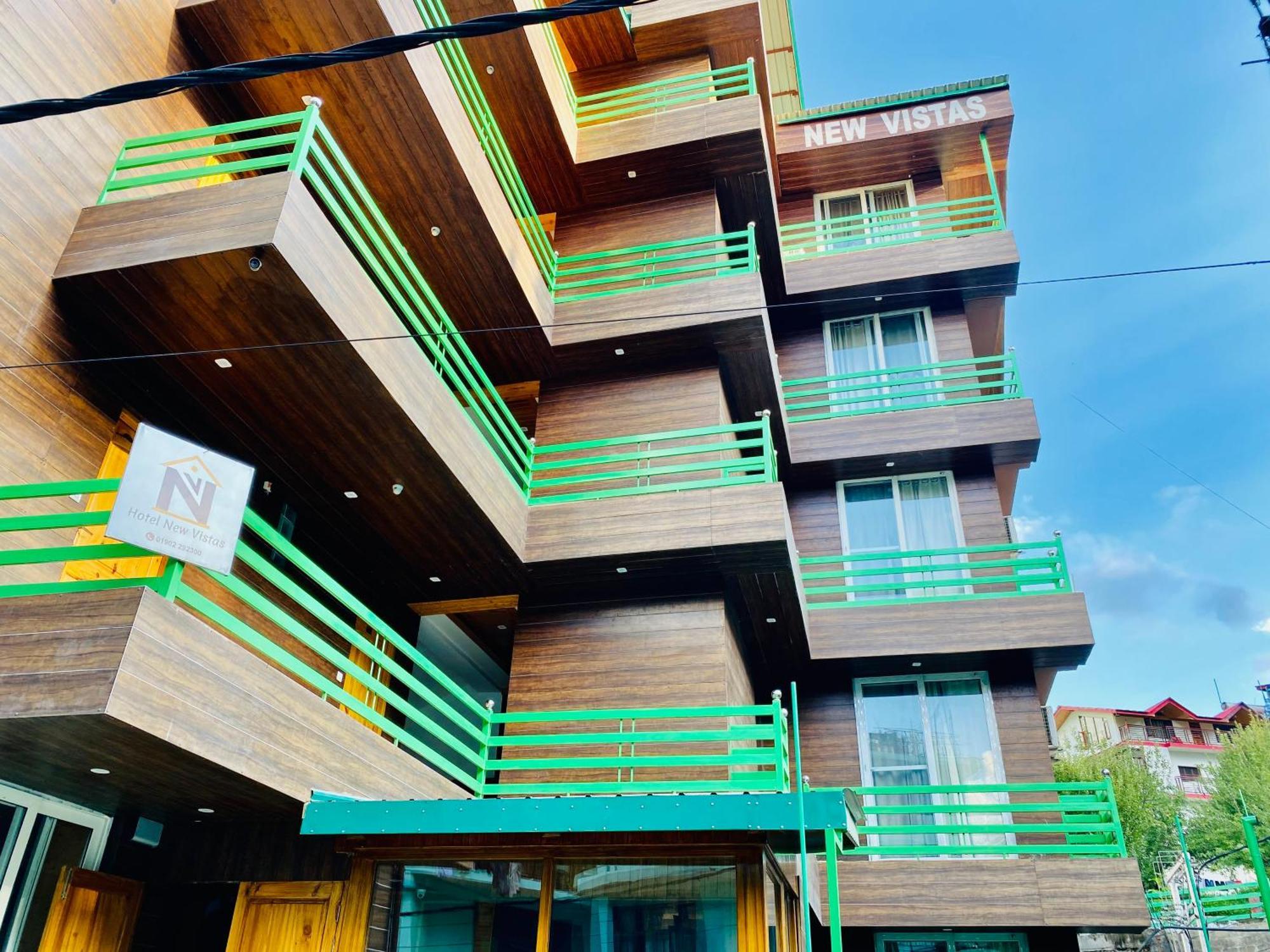 Vista Resort, - ! Near Mall Road !! Hot & Cold Ac !! Selling !! Big Parking !! Luxury Collection !! Open Terrace !! Lift !! Playing Zone !! Of The Year ! Hotel Manali (Himachal Pradesh)