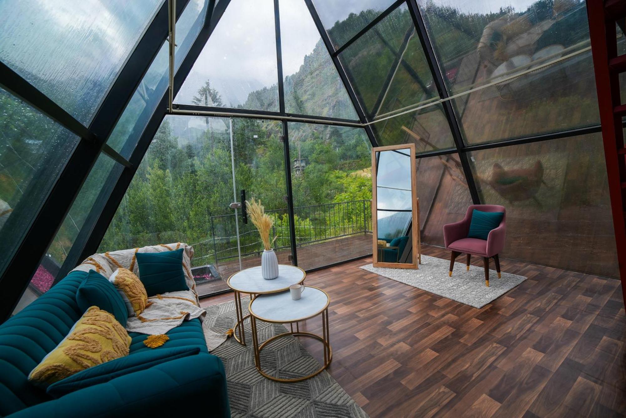 Resort Aayna Manali (Himachal Pradesh)