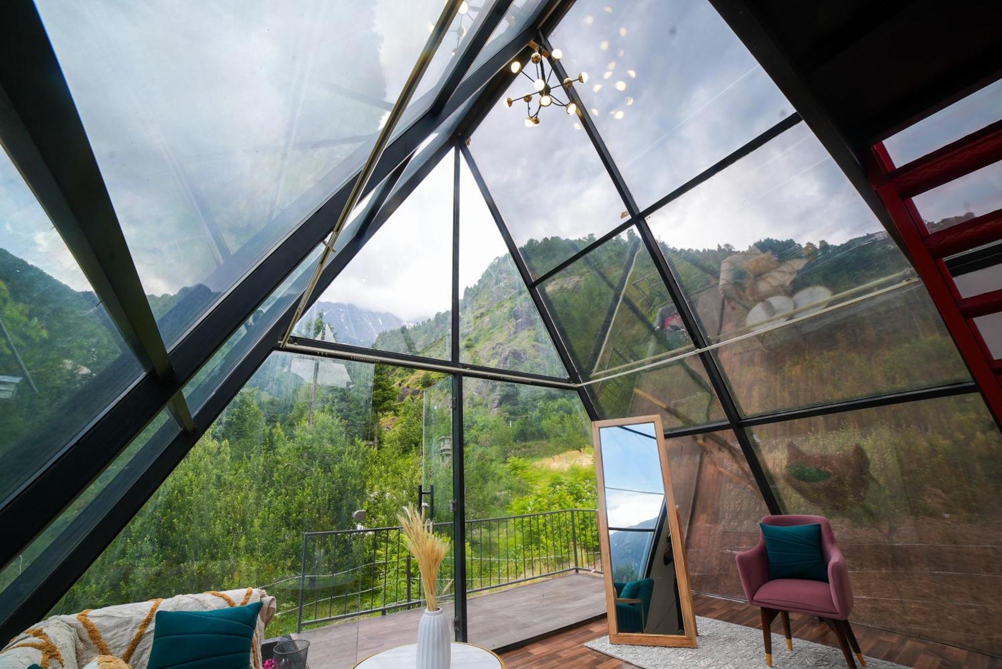 Resort Aayna Manali (Himachal Pradesh)