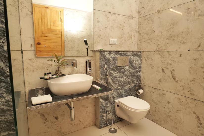 Guest house 17 Miles Stone, By Shivaneel Hospitality Manali (Himachal Pradesh)