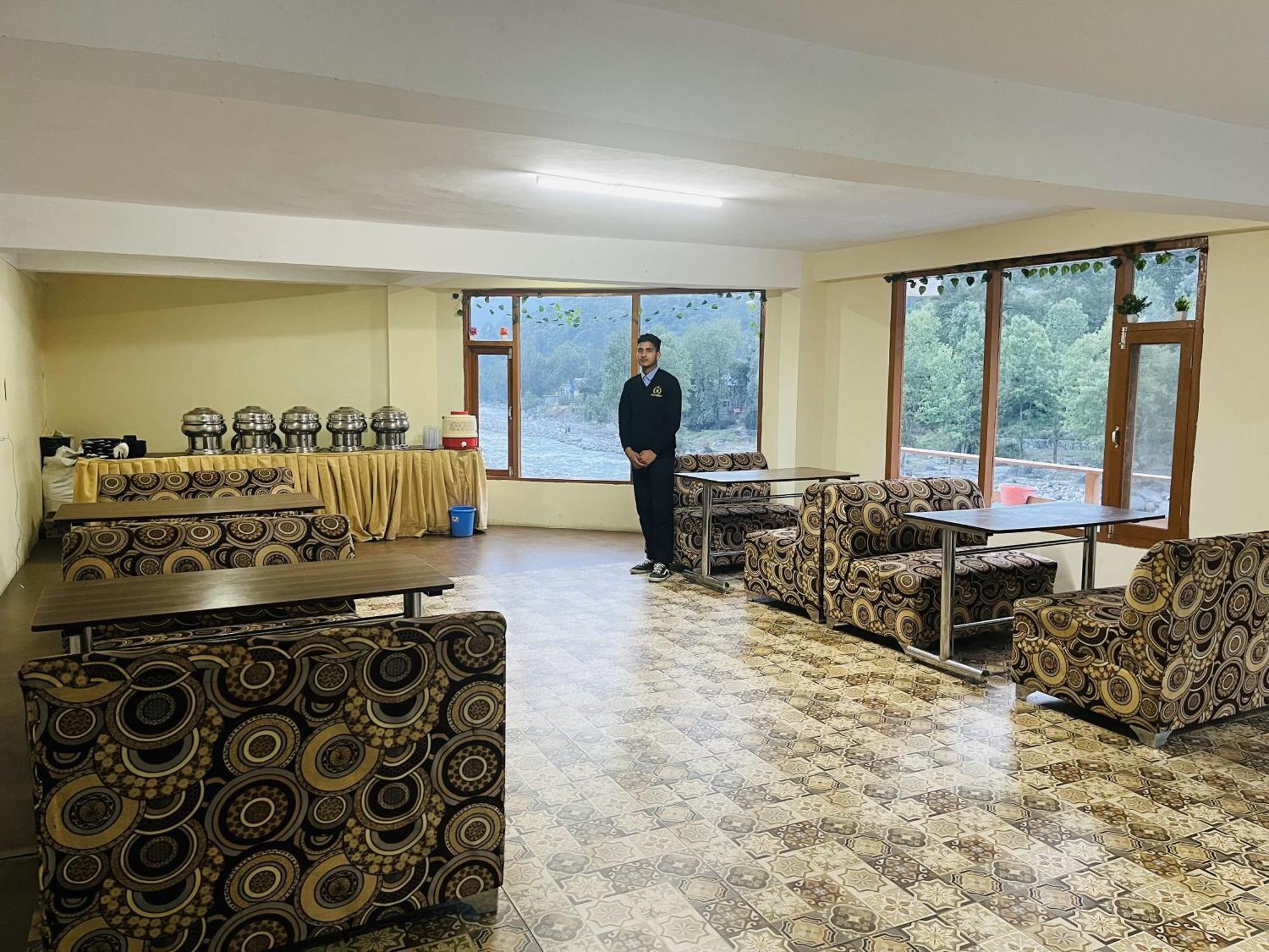 Guest house 17 Miles Stone, By Shivaneel Hospitality