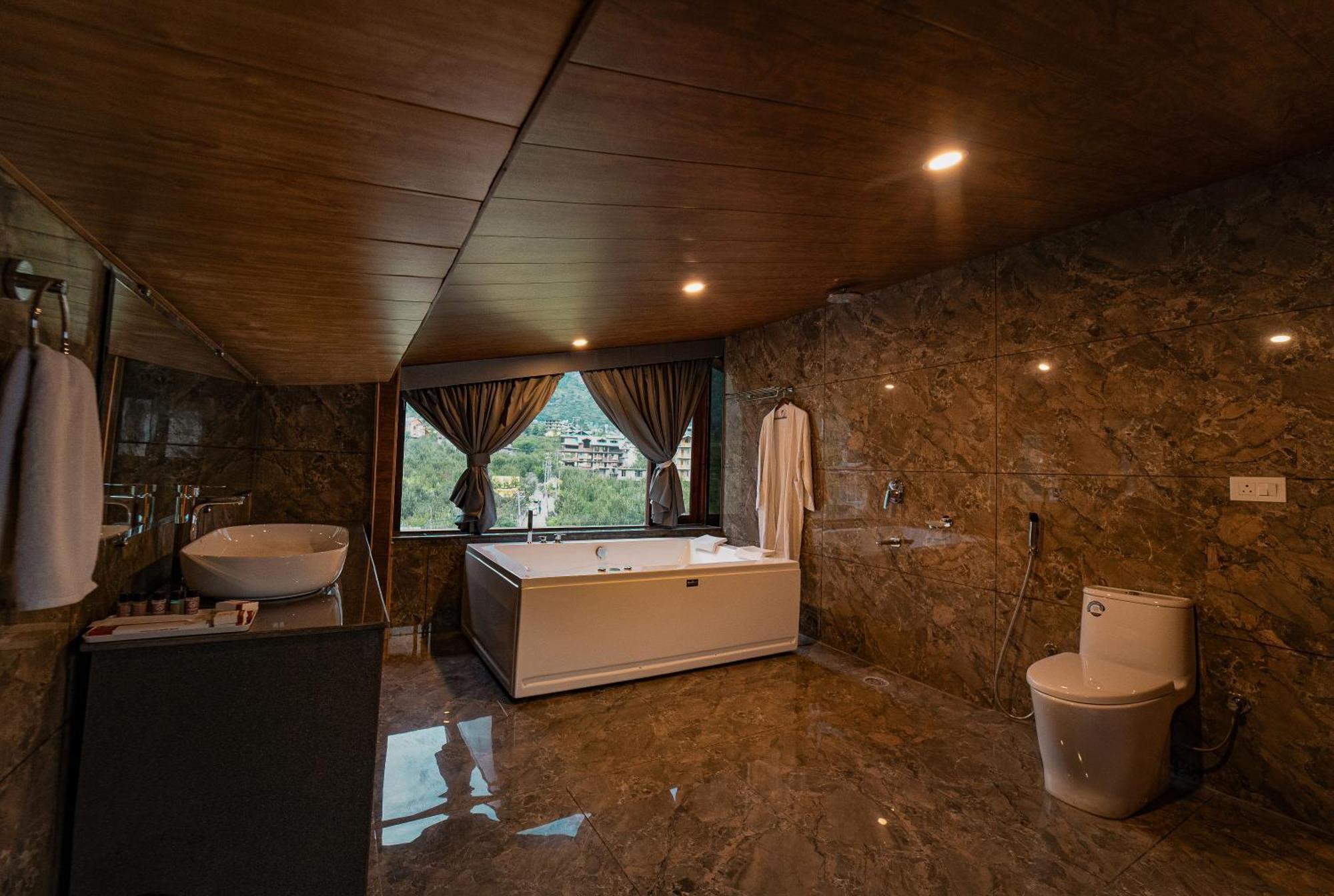Nazaara - A Luxe Retreat