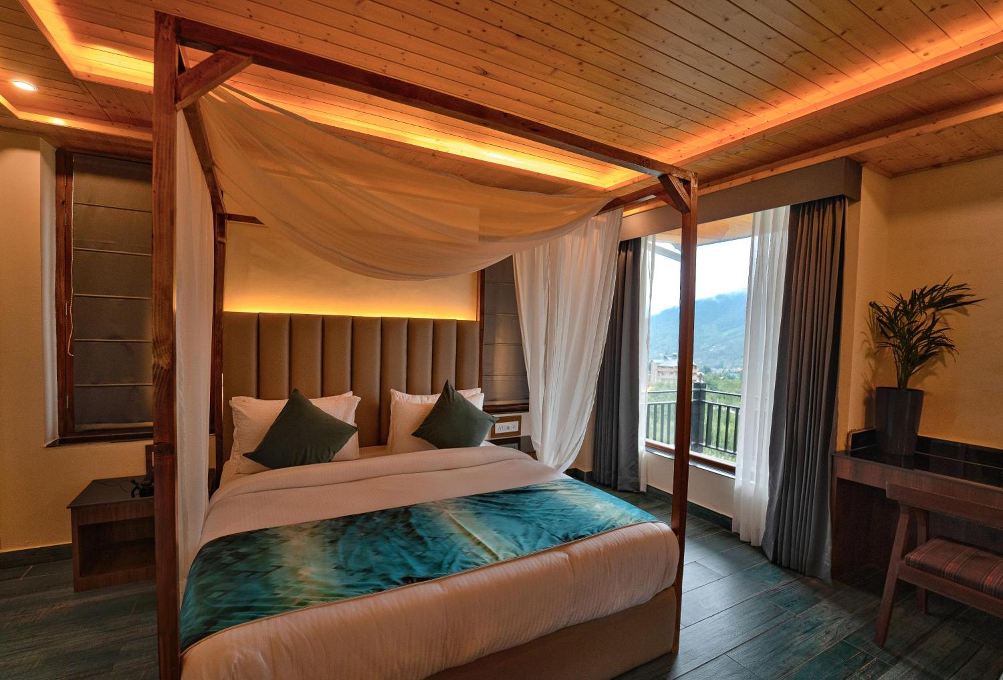 Nazaara - A Luxe Retreat Hotel 4*