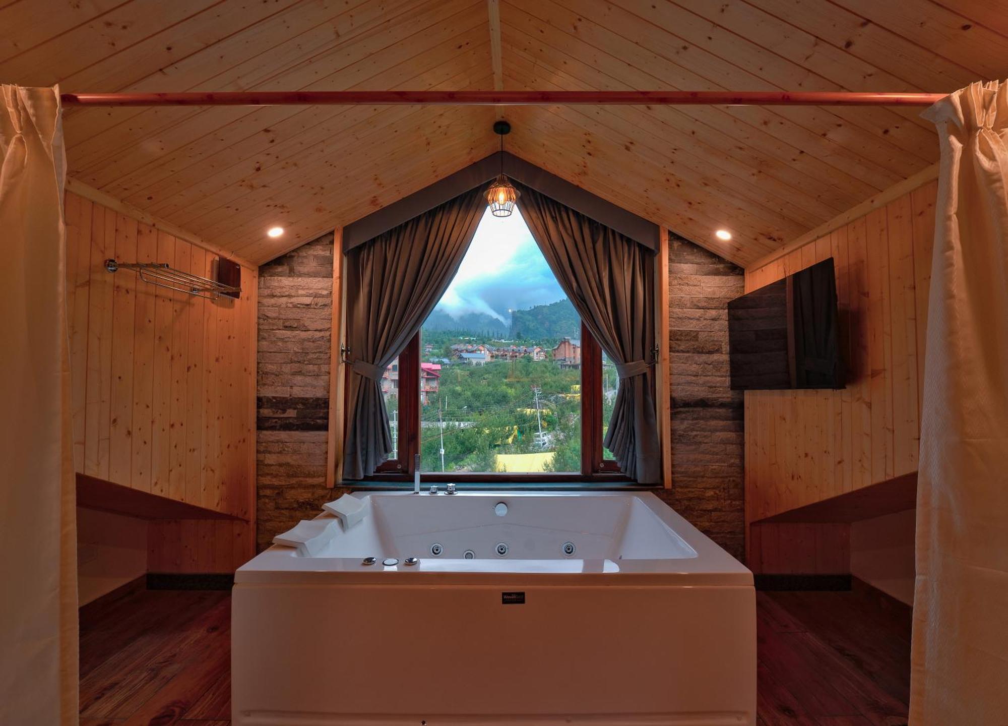 Nazaara - A Luxe Retreat Hotel