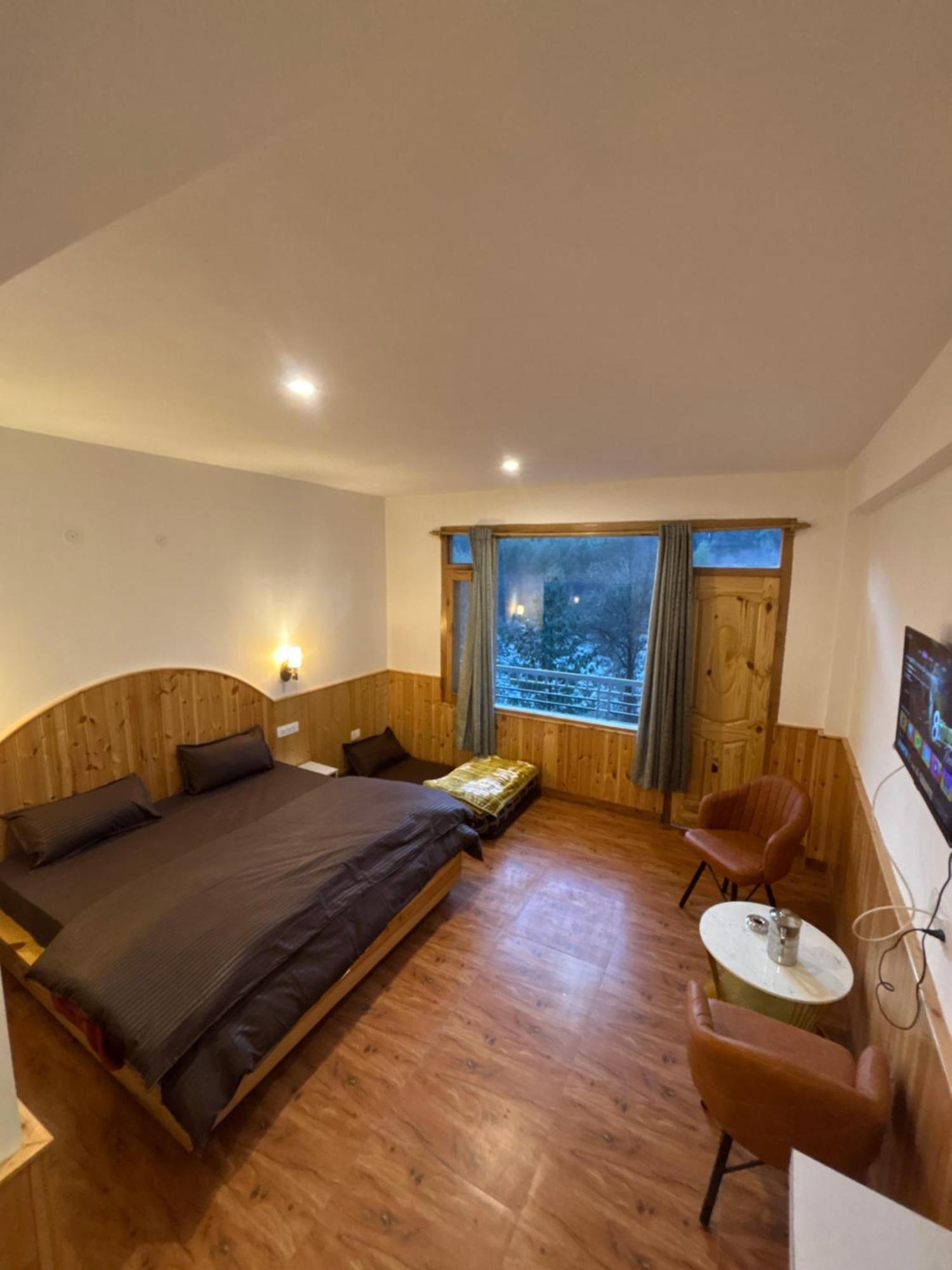 Omt & Cafe Guest house Manali (Himachal Pradesh)