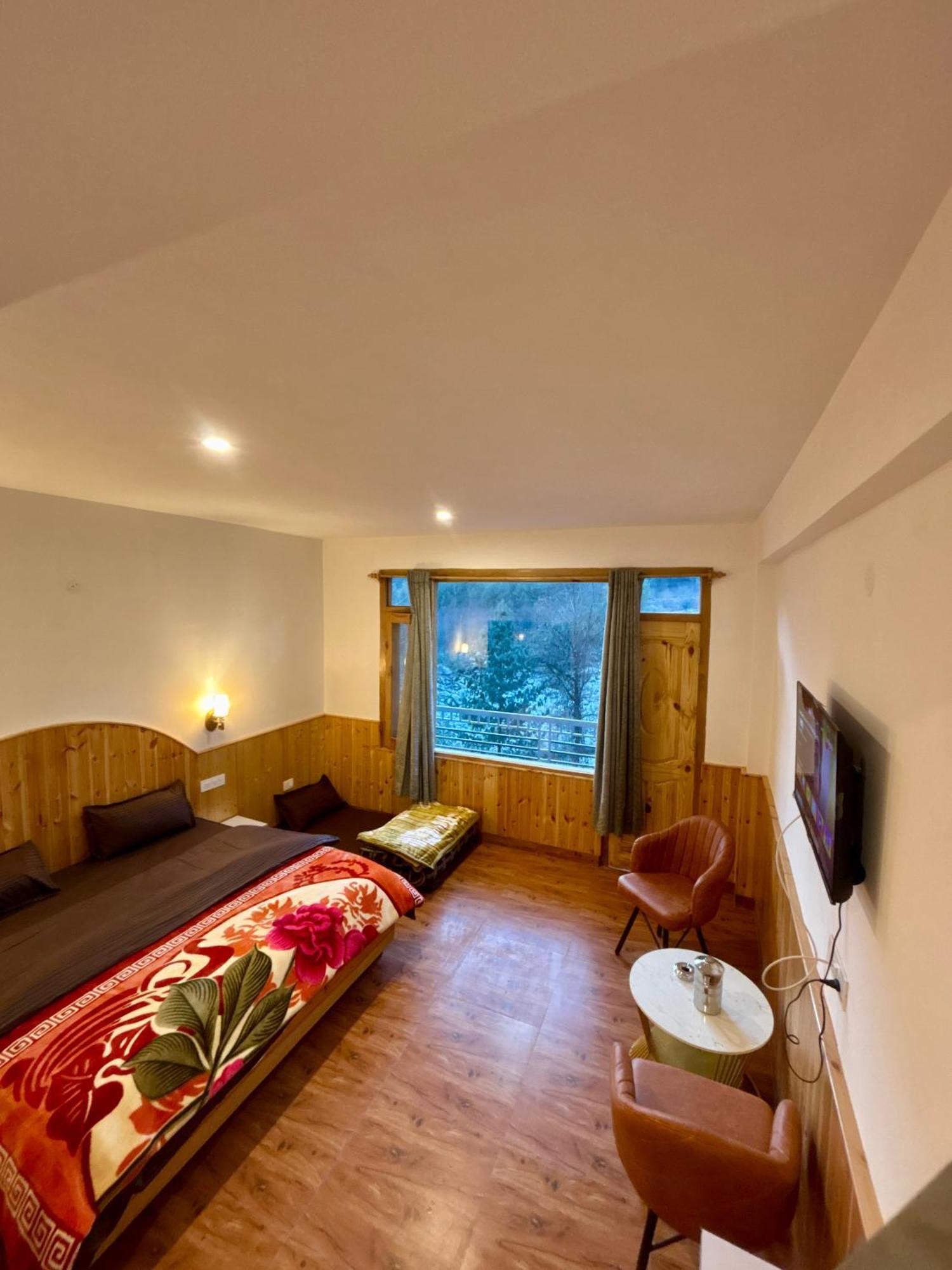Omt & Cafe * Manali (Himachal Pradesh)