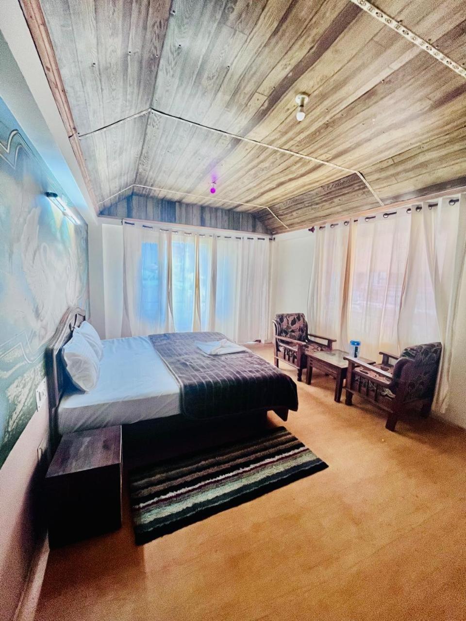 Hotel Gk Manali (Himachal Pradesh)