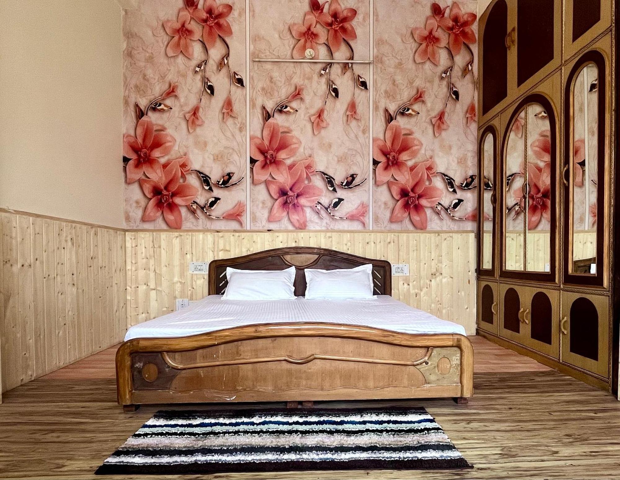 Gk Hotel Manali (Himachal Pradesh)