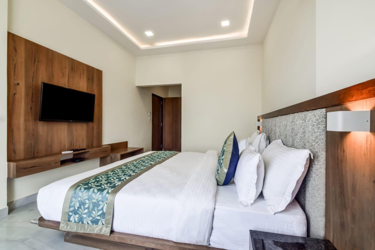 The Royal 4* Manali (Himachal Pradesh)
