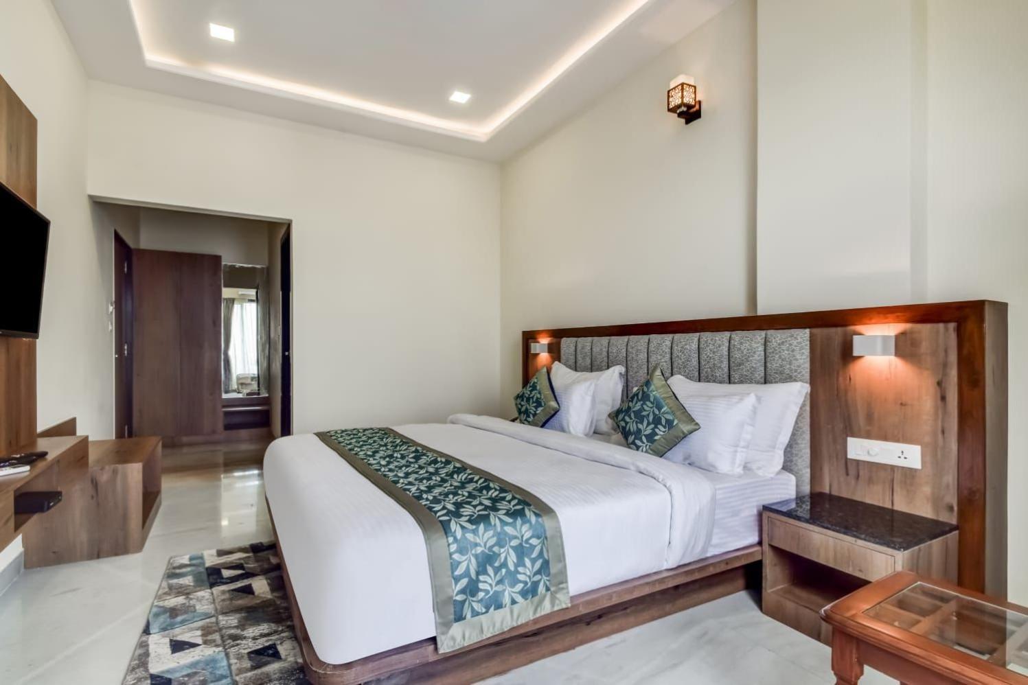 The Royal 4* Manali (Himachal Pradesh)