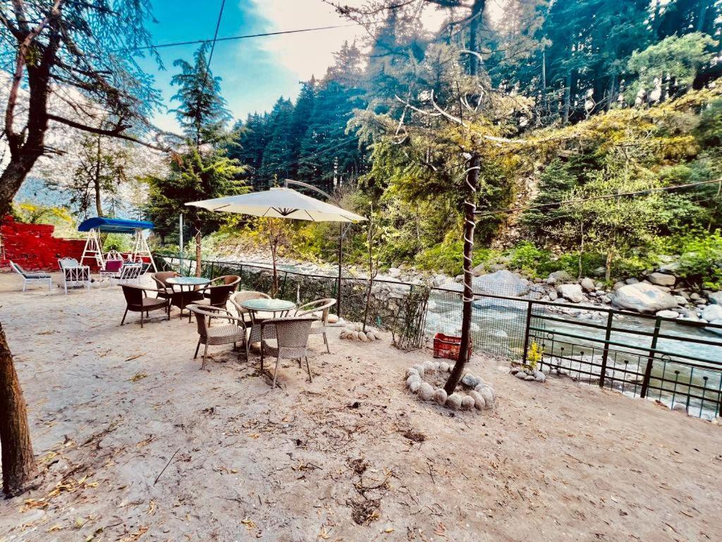 Hotel River Bank & Cafe, - #riverside #near Mall Road #parking #luxury #prime Location #guest Preferred M 62305-50300 4*