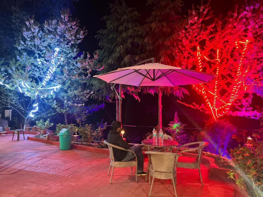 River Bank & Cafe, - #riverside #near Mall Road #parking #luxury #prime Location #guest Preferred M 62305-50300 Hotel Manali (Himachal Pradesh)