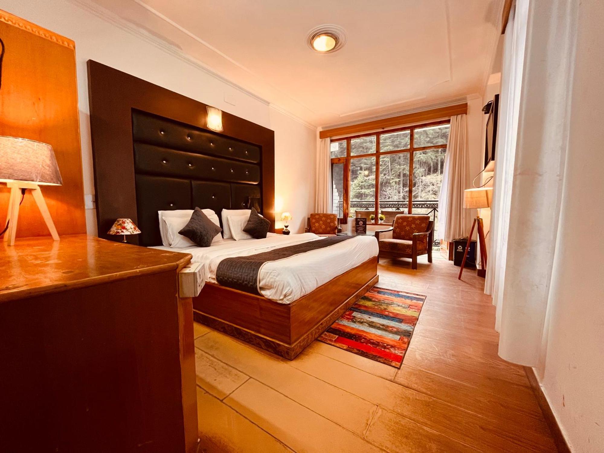Hotel River Bank & Cafe, - #riverside #near Mall Road #parking #luxury #prime Location #guest Preferred M 62305-50300 Manali (Himachal Pradesh)