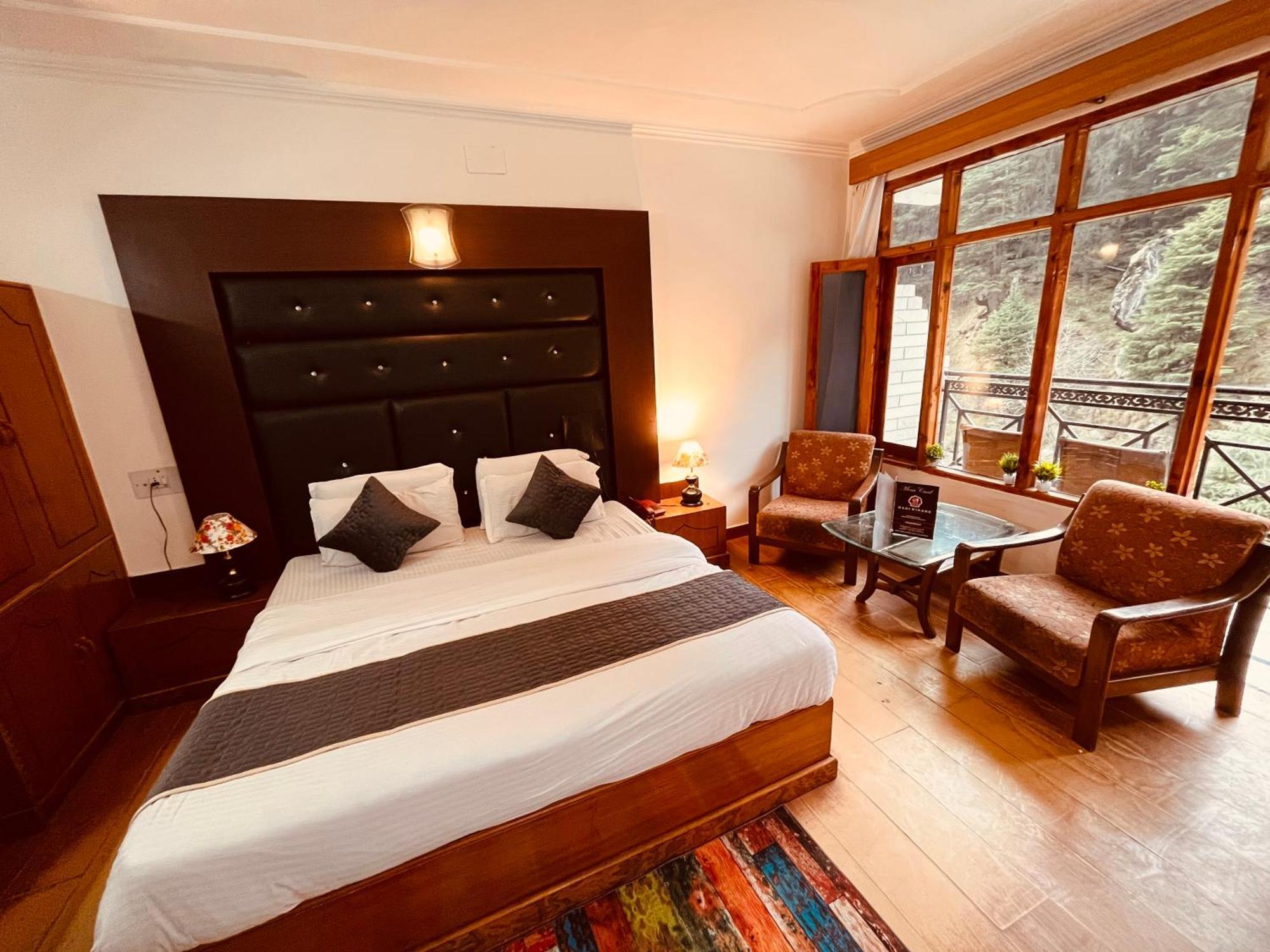 Hotel River Bank & Cafe, - #riverside #near Mall Road #parking #luxury #prime Location #guest Preferred M 62305-50300 4*