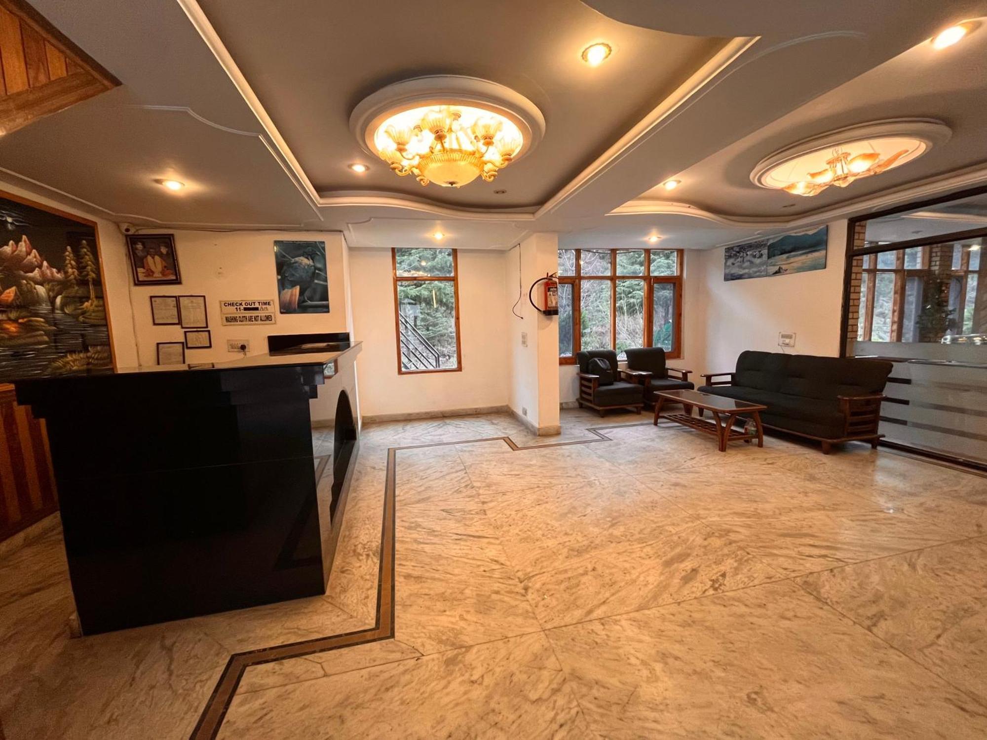 River Bank & Cafe, - #riverside #near Mall Road #parking #luxury #prime Location #guest Preferred M 62305-50300 Manali (Himachal Pradesh)