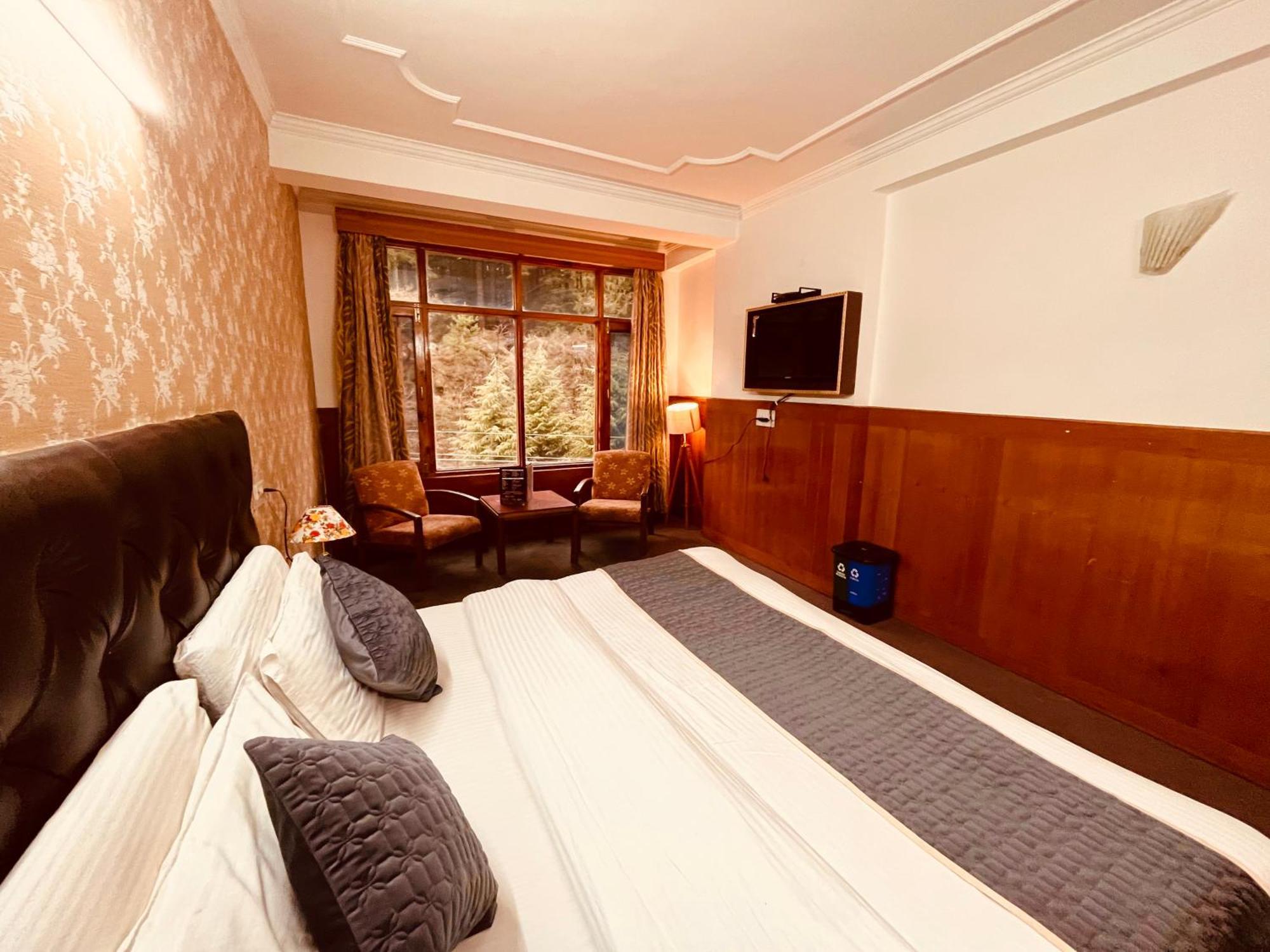 River Bank & Cafe, - #riverside #near Mall Road #parking #luxury #prime Location #guest Preferred M 62305-50300 Hotel Manali (Himachal Pradesh)