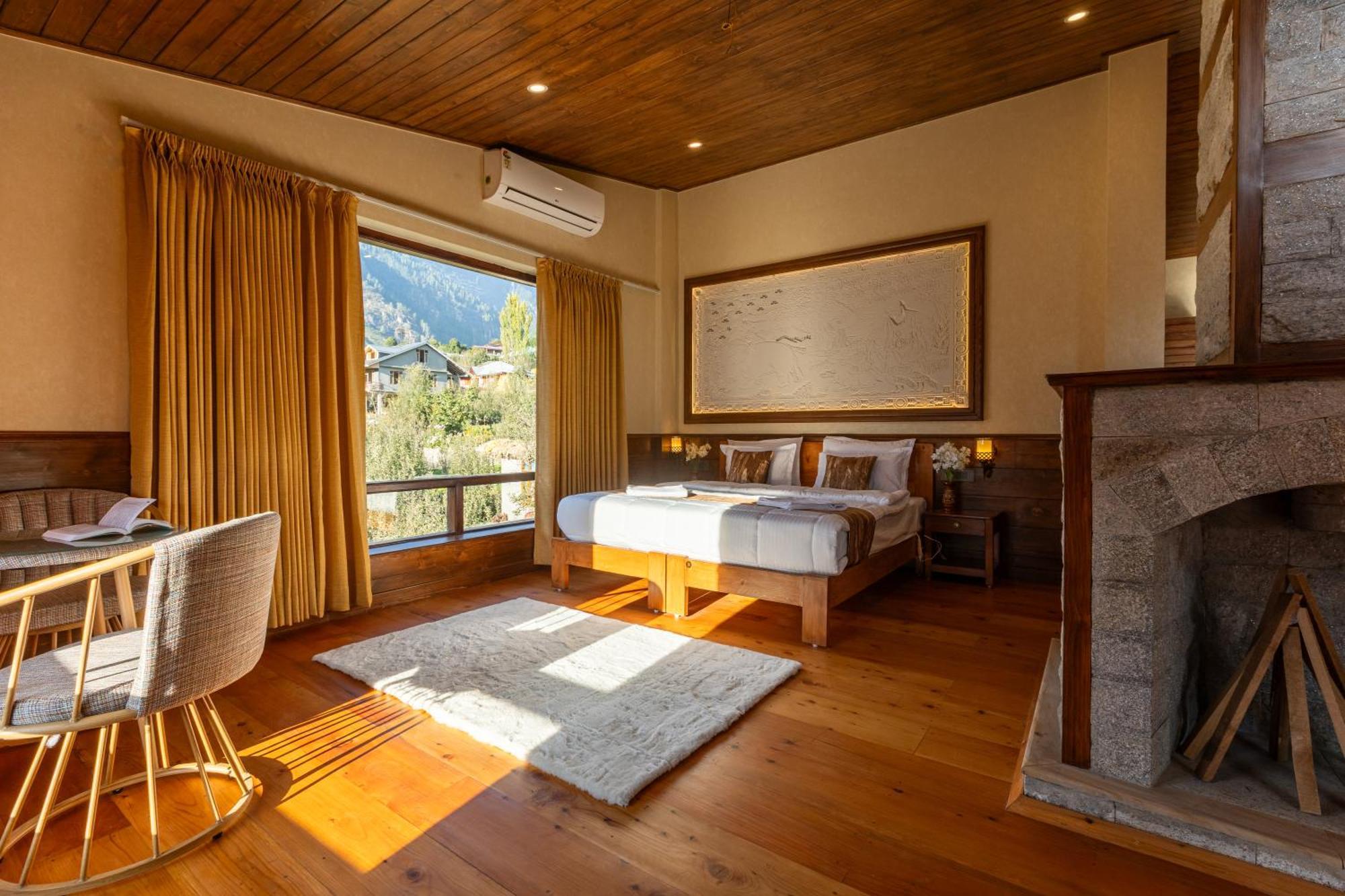 Hotel Dhrisha Mohatsav Manali (Himachal Pradesh)