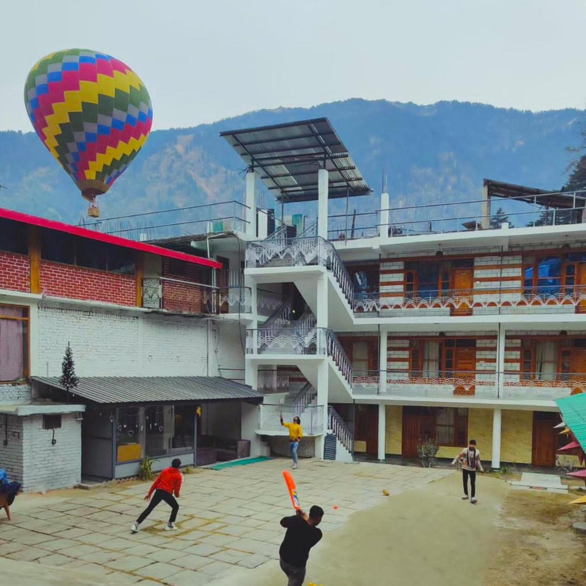 Hotel Luvya Retreats
