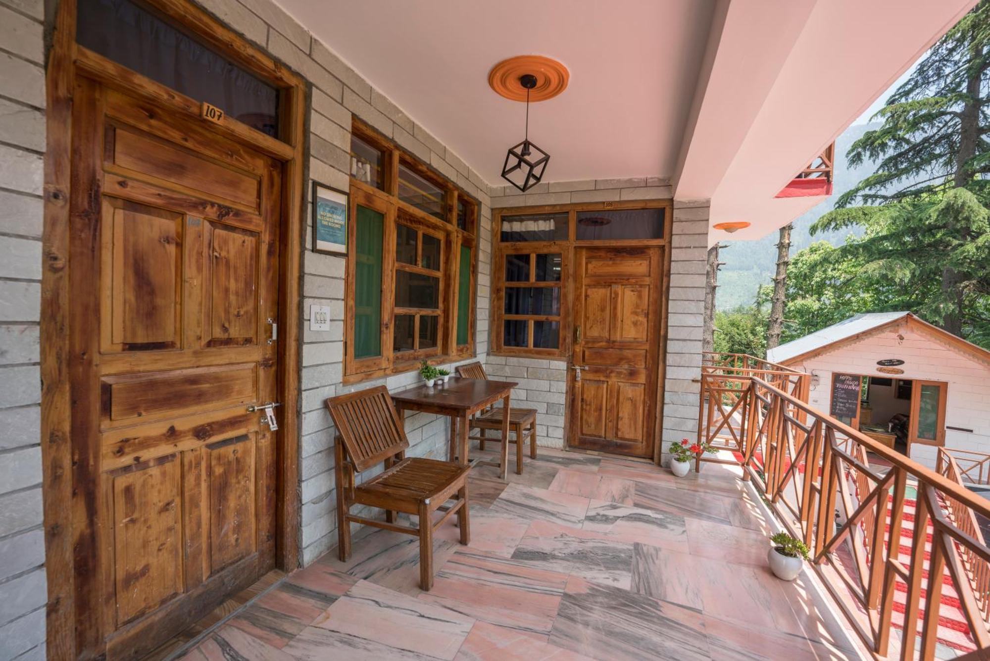 Hippie Panda Hostel Manali (Himachal Pradesh)