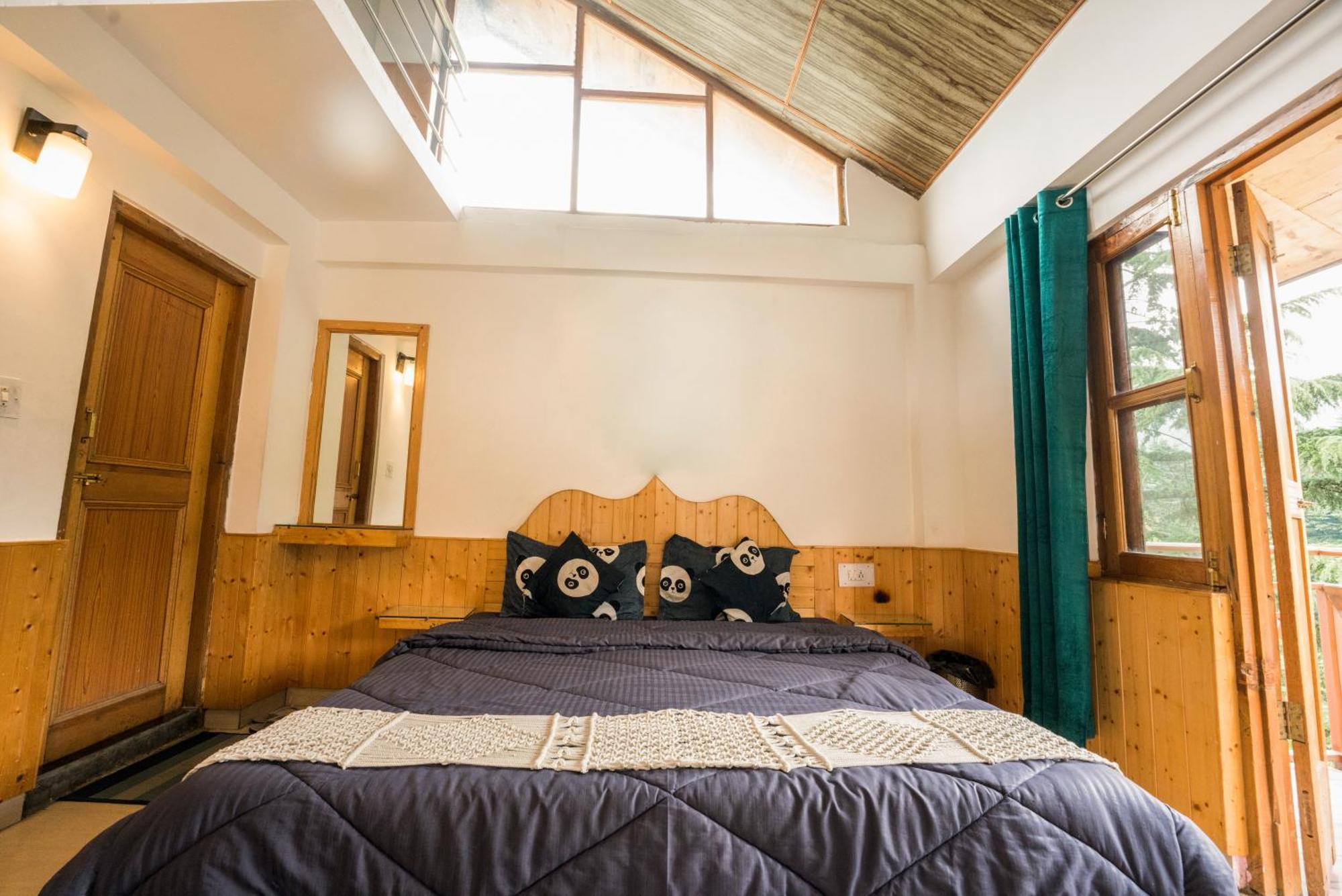 Hippie Panda Hostel Manali (Himachal Pradesh)