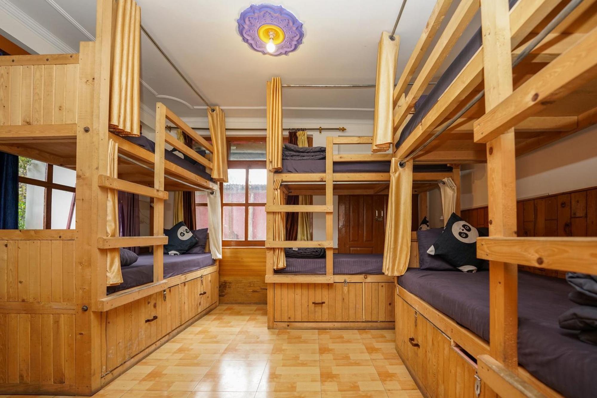 Hippie Panda Hostel *