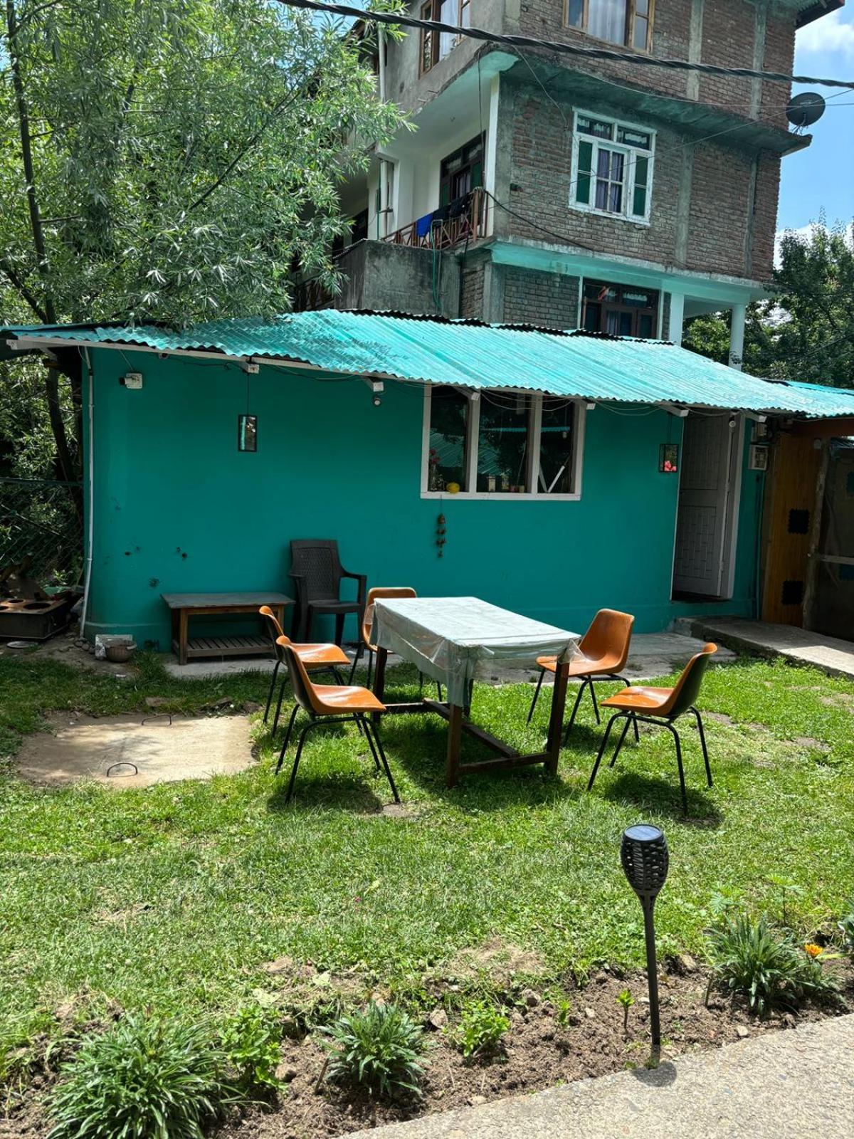 Beholden And Cafe - Old Manali (Himachal Pradesh)