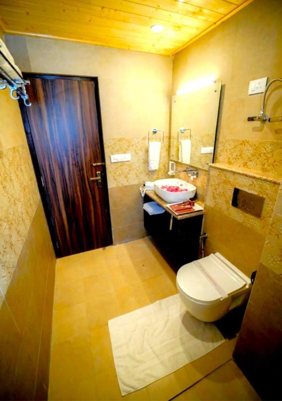 Simsa Heights Hotel Manali (Himachal Pradesh)