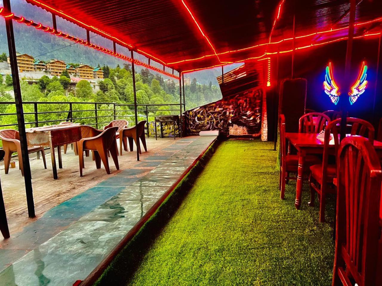 X By -#mountain View #river View #near Volvo Bus Stand # Link Way Hotel Manali (Himachal Pradesh)