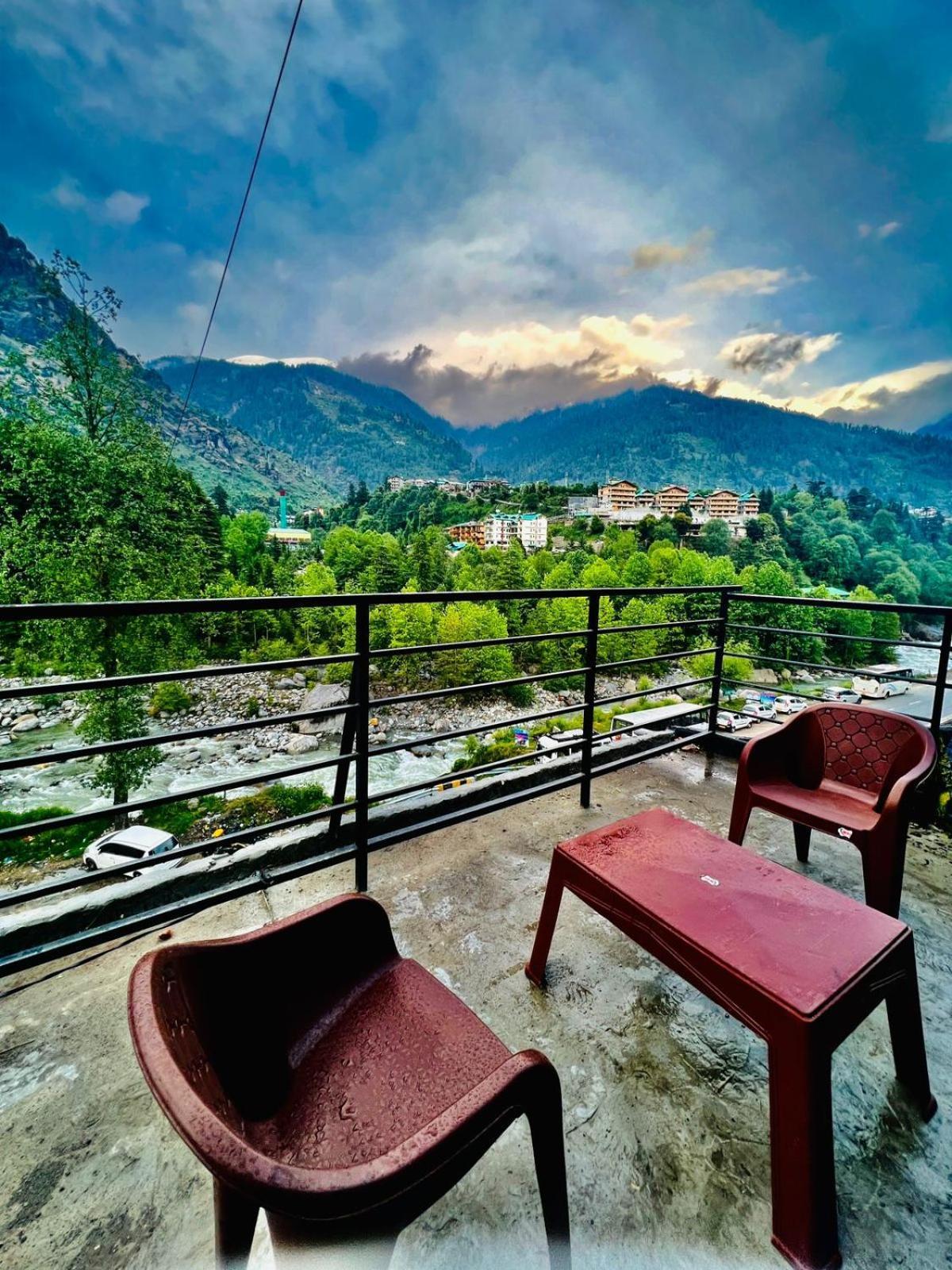 X By -#mountain View #river View #near Volvo Bus Stand # Link Way 3*
