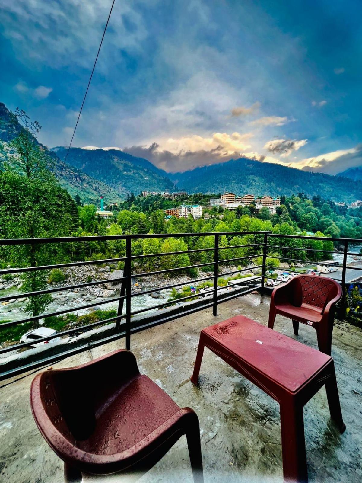 X By -#mountain View #river View #near Volvo Bus Stand # Link Way Hotel