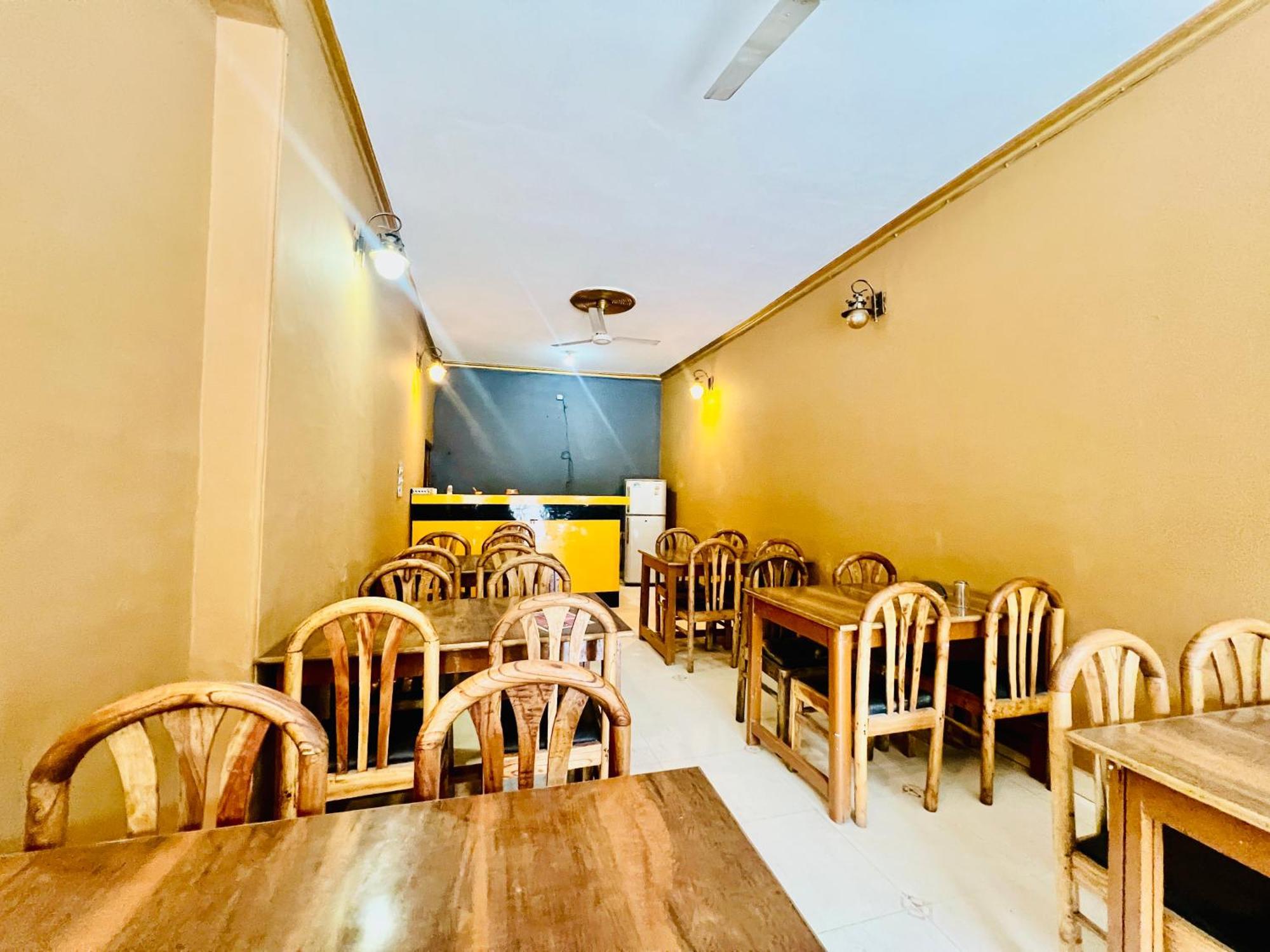 X By -#mountain View #river View #near Volvo Bus Stand # Link Way Hotel Manali (Himachal Pradesh)