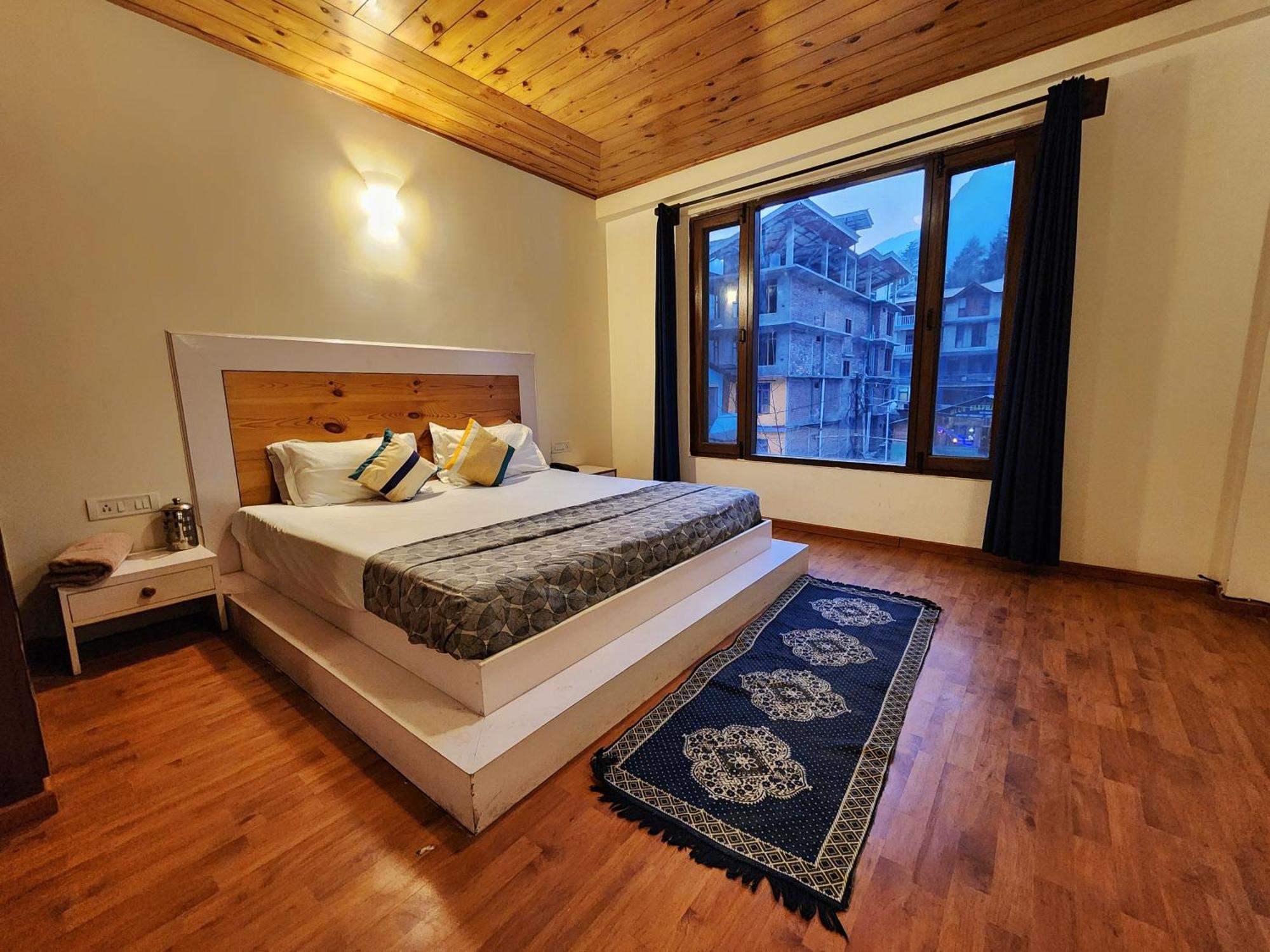 Page 3 - A Riverside And Bar Hotel Manali (Himachal Pradesh)