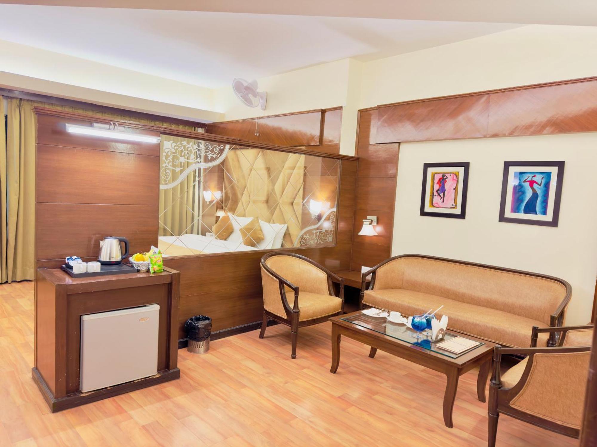 Hotel The Grand - A River And Mountain View Resort, #private Parking #gym