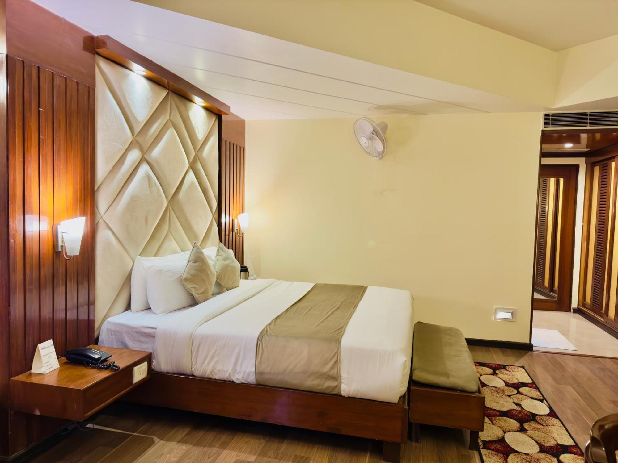 Hotel The Grand - A River And Mountain View Resort, #private Parking #gym 3*